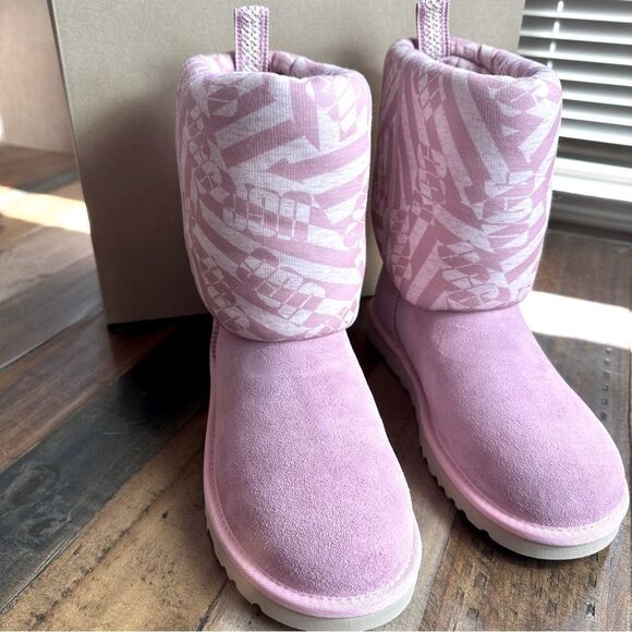 UGG CLASSIC Short Jersey Stripe Boot - Picture 4 of 6